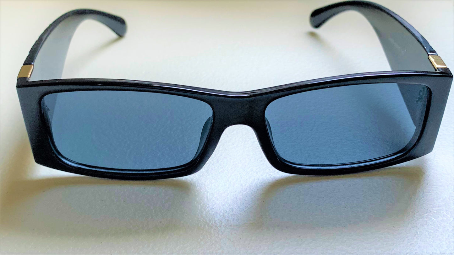 The stylish luxury retro superhot 2022 fashion sunglasses are here!  The square frame has a side cross diamond design with a gold plate.  The high-quality sunglasses speak for themselves!  You MUST grab a pair cause they're going fast! 